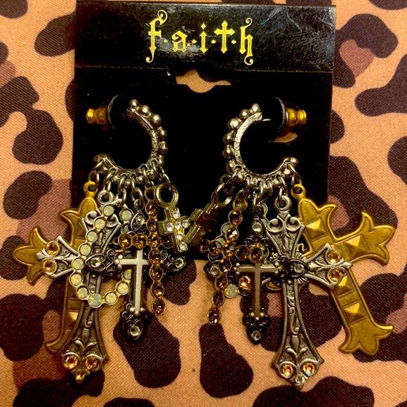 F.A.I.T.H. Company Jewelry - NWT⭐️F.A.I.T.H. Company “THE PROMISE” 5 Cross Charms & 1 Loop EARRINGS E161B✝️